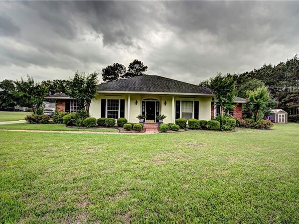 311 BESSIE Street, Coushatta, LA 71019