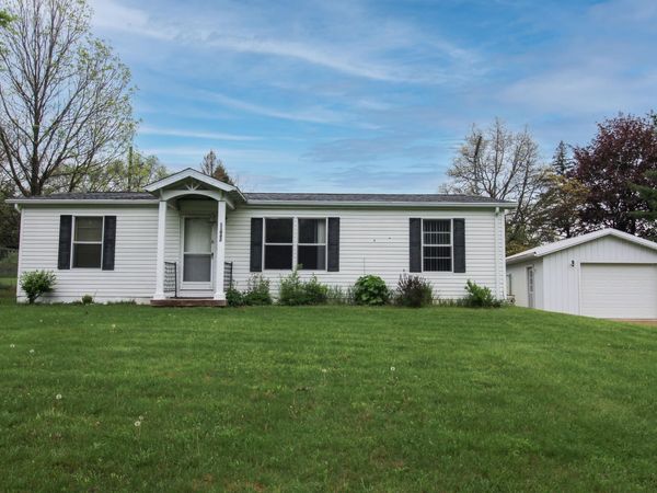 11082 Elizabeth Drive, Three Rivers, MI 49093