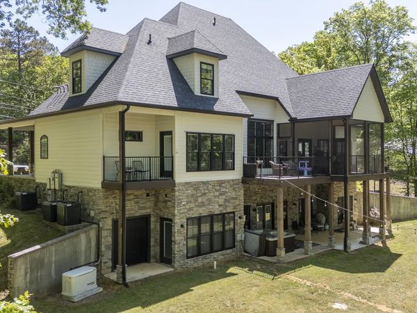 267 WOODRUN DR, Middleton, TN 38052