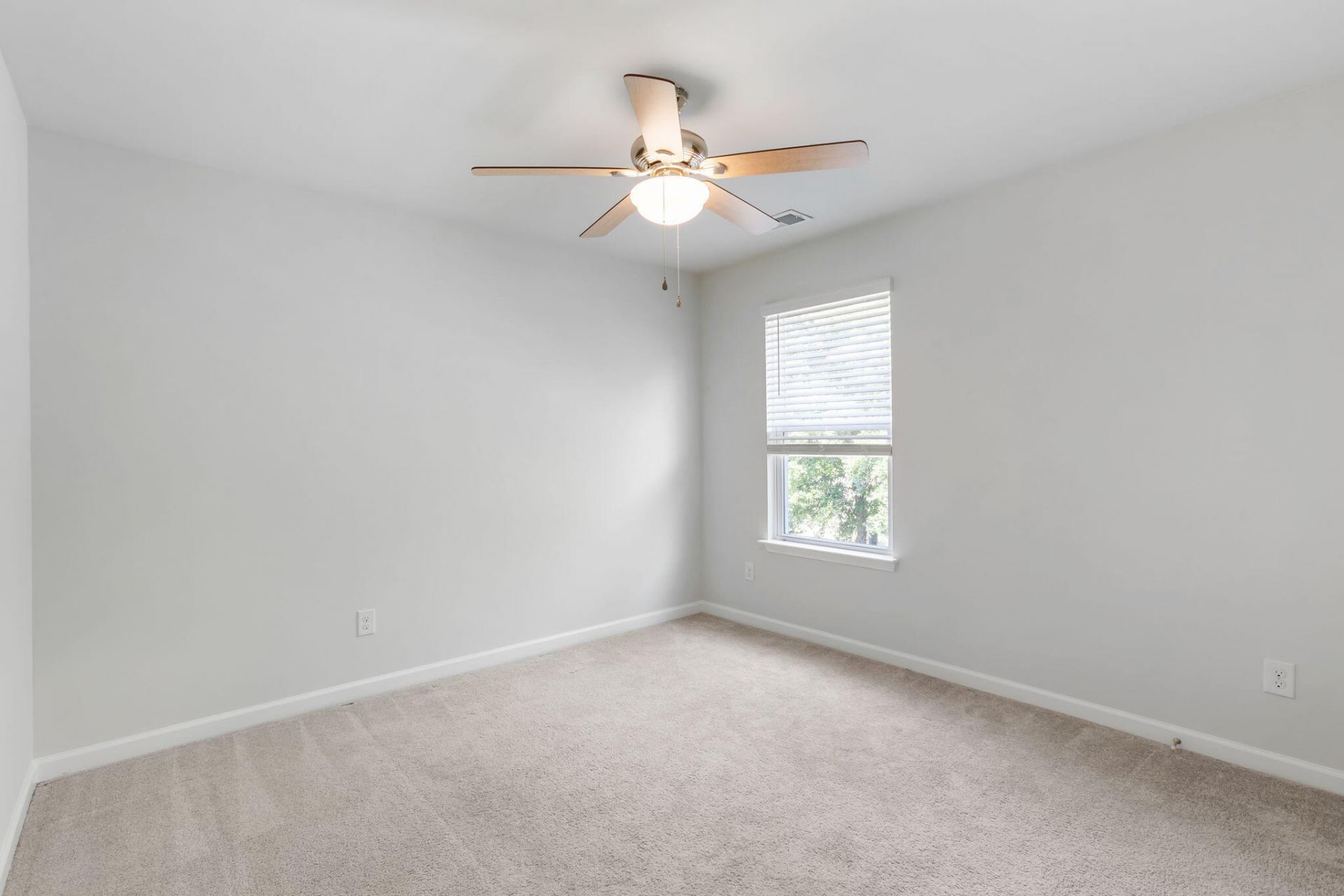 3830 Sawmill Court Photo 16