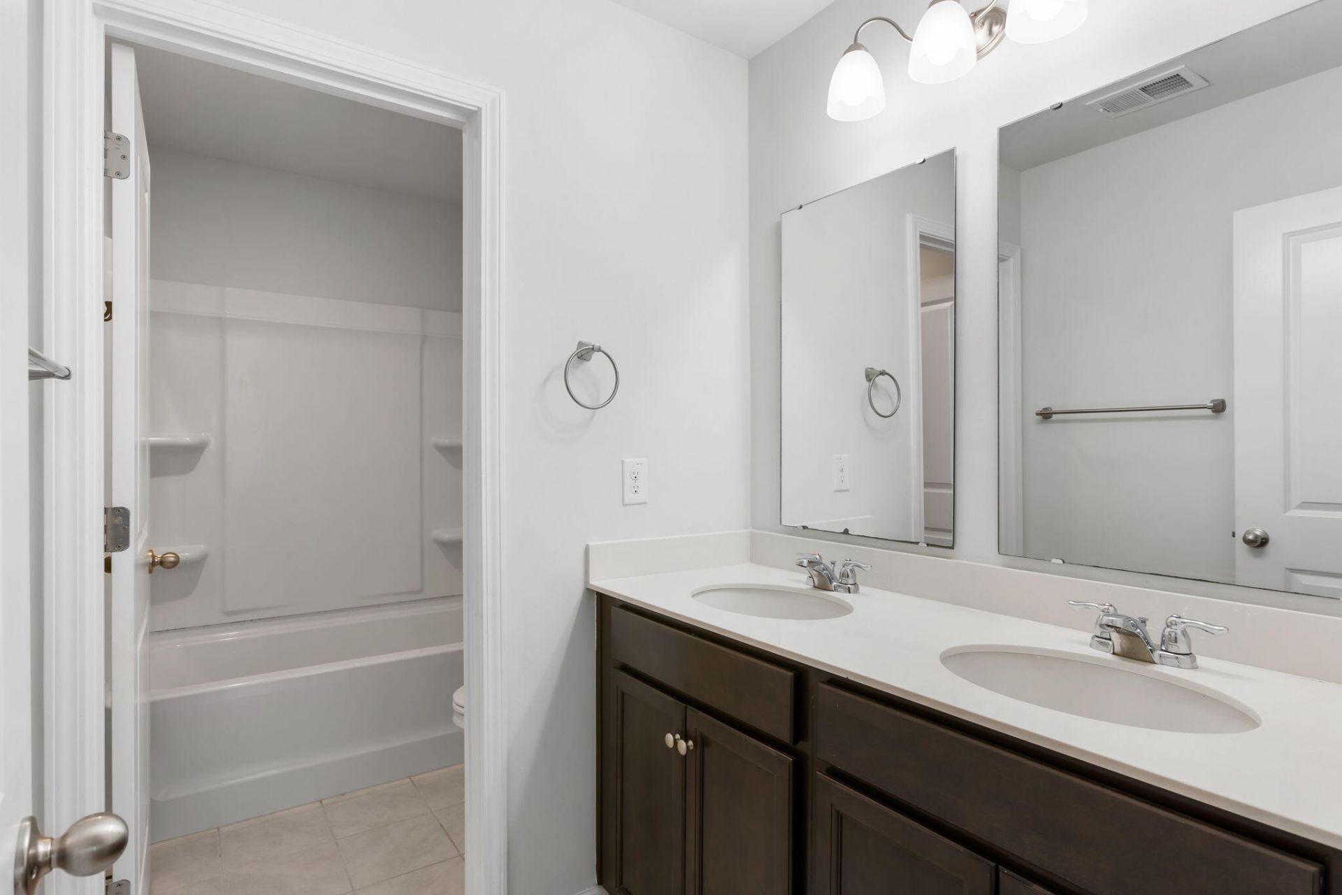 3830 Sawmill Court Photo 17