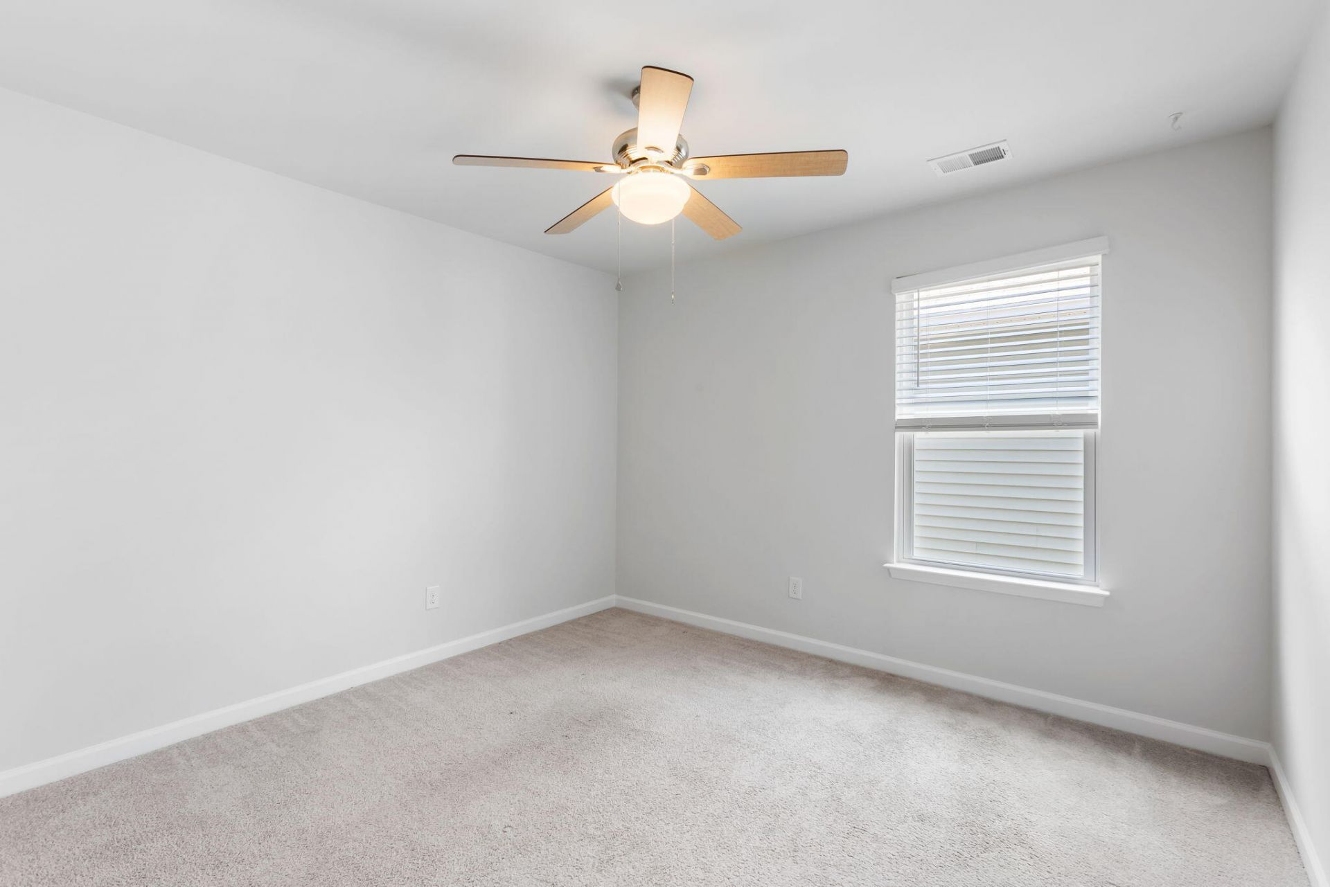 3830 Sawmill Court Photo 18