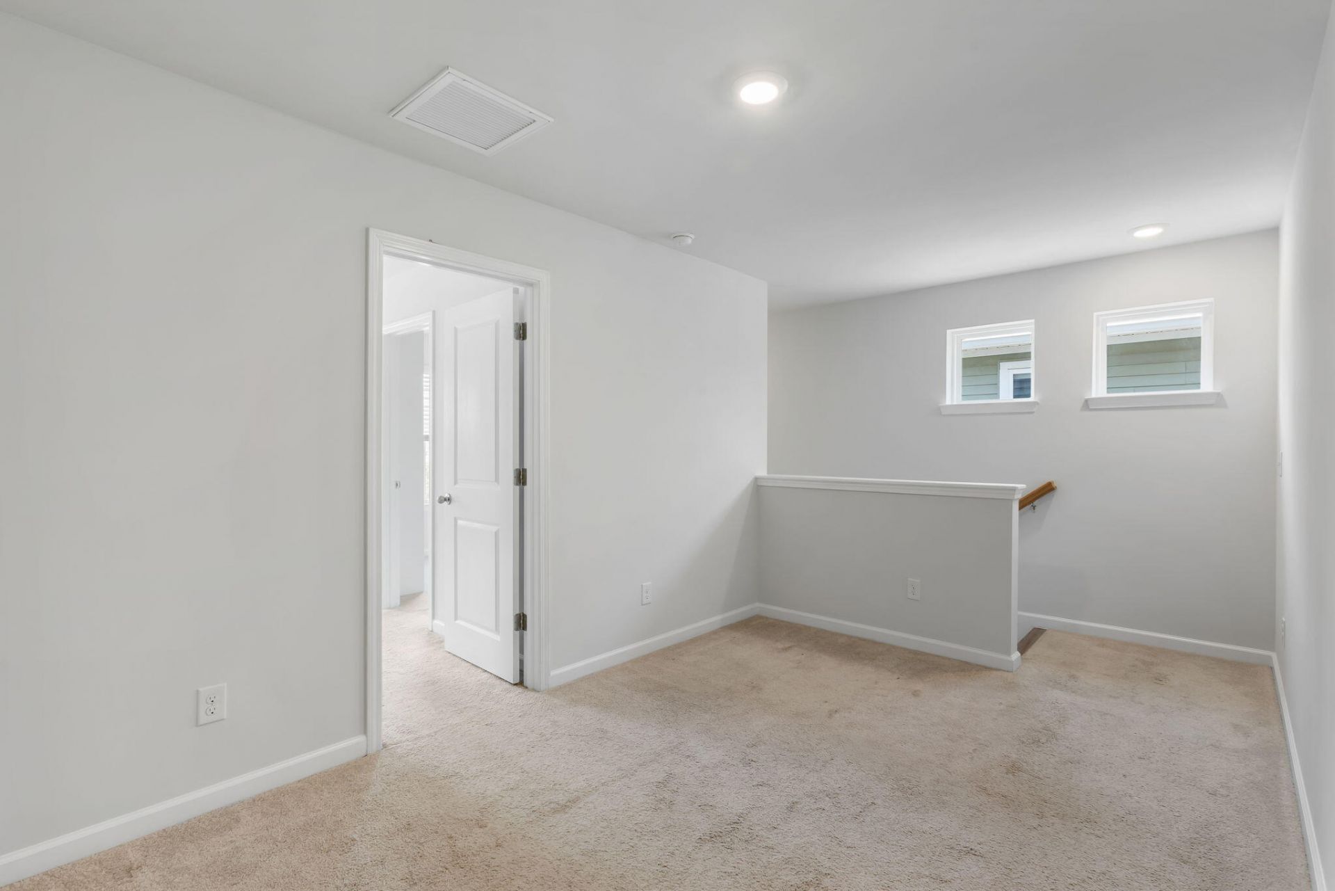 3830 Sawmill Court Photo 9