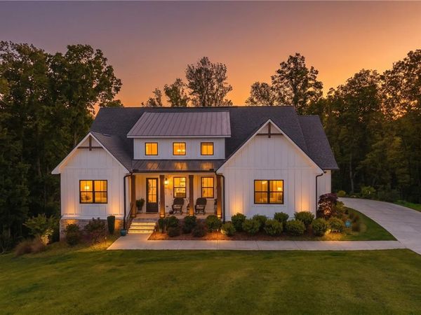 392 London Road , Ball Ground, GA 30107