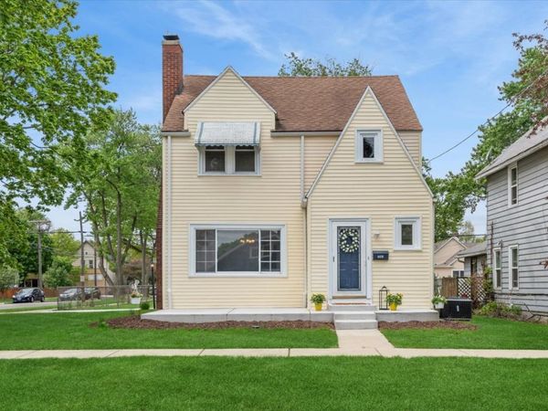 747 Watson Street, Aurora, IL 60505