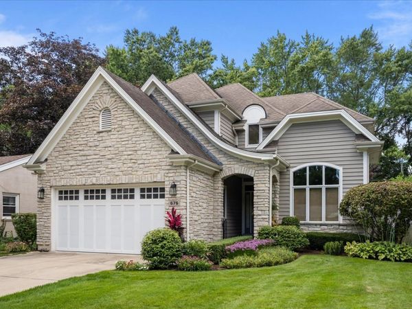 676 Deerpath Drive , Deerfield, IL 60015