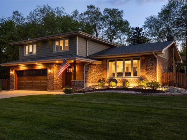 534 Summit Drive , Schaumburg, IL 60193