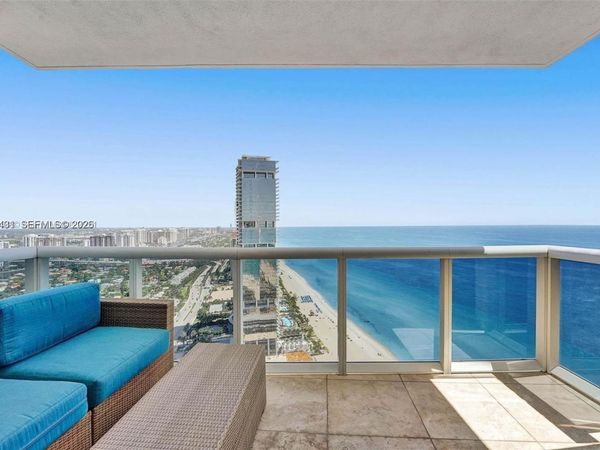 18201 Collins Ave , Unit 5202, Sunny Isles Beach, FL 33160