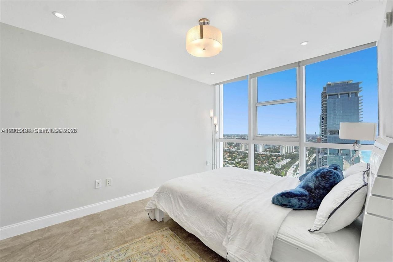 18201 Collins Ave, Unit 5202, Sunny Isles Beach, FL 33160 Photo