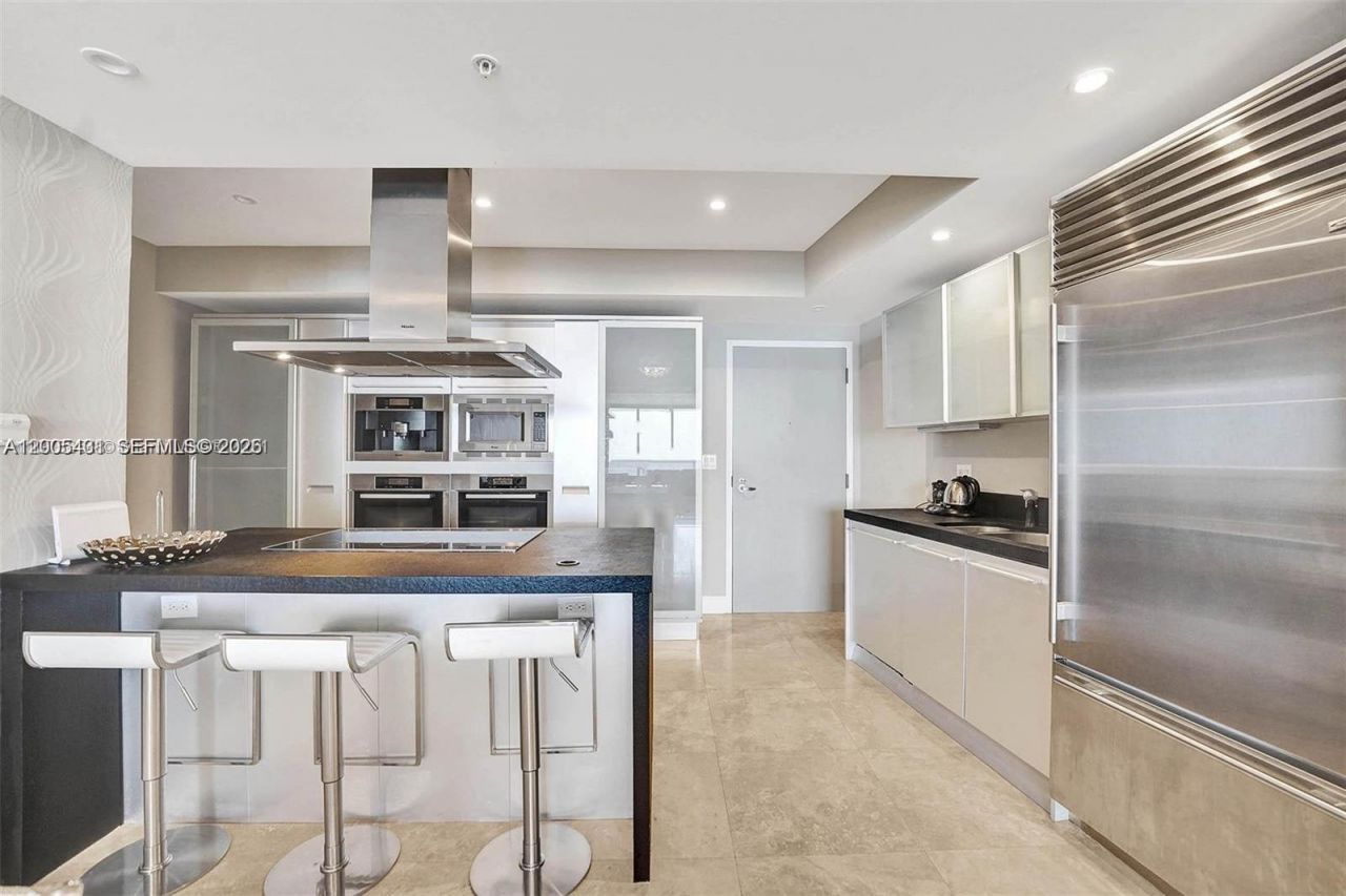 18201 Collins Ave, Unit 5202, Sunny Isles Beach, FL 33160 Photo