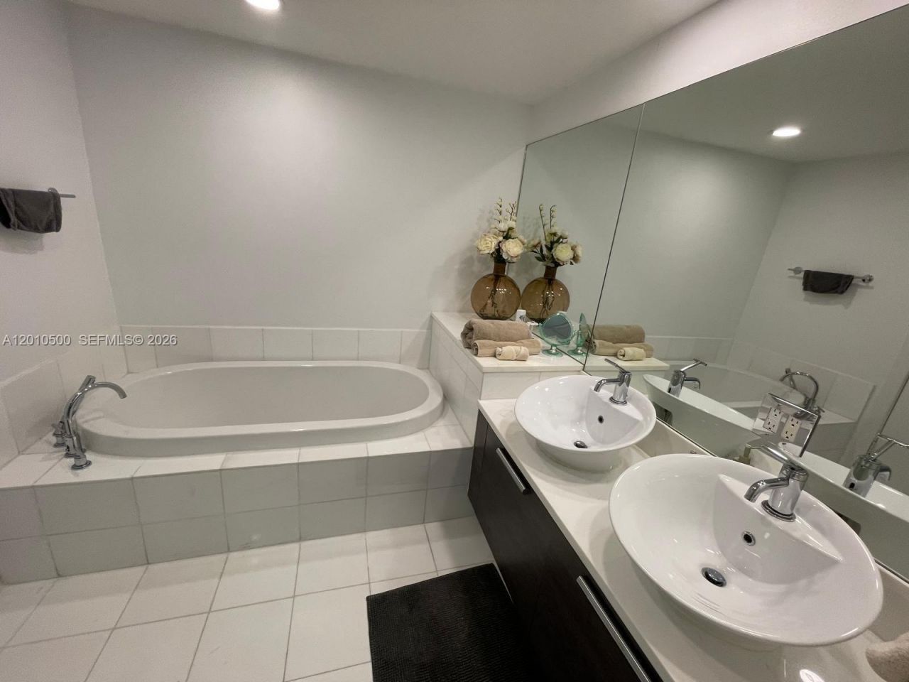 2950 NE 188th St , Unit 448, Aventura, FL 33180 Photo