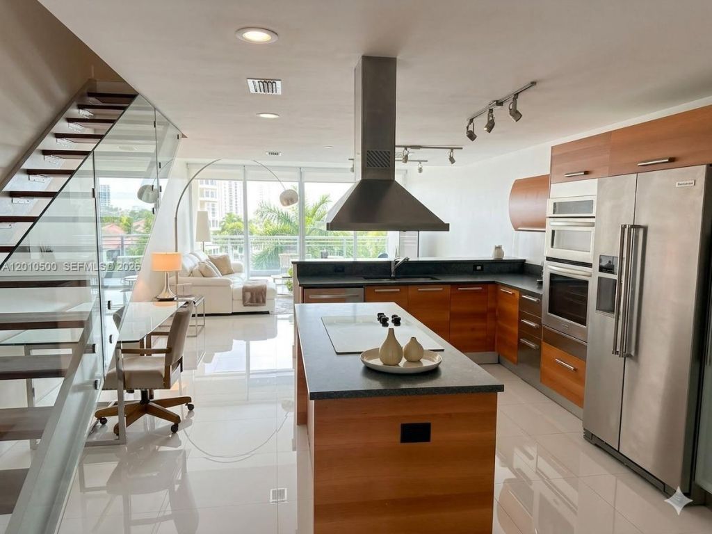 2950 NE 188th St , Unit 448, Aventura, FL 33180 Photo