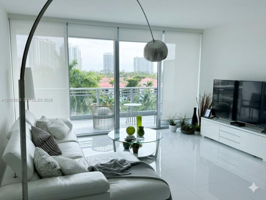 2950 NE 188th St , Unit 448, Aventura, FL 33180 Photo