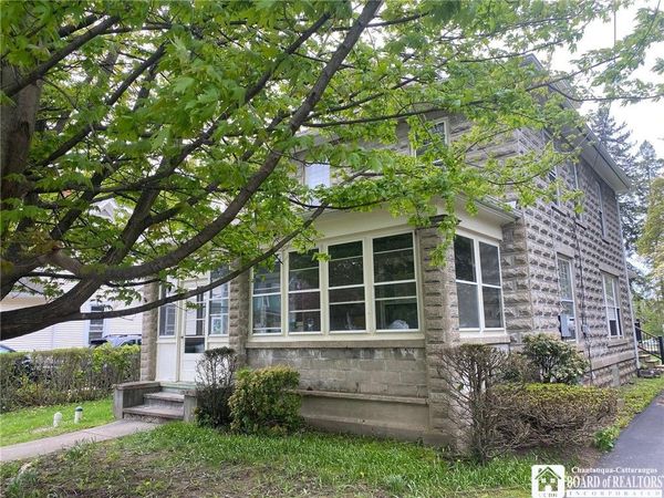 49 Maple Avenue , Fredonia, NY 14063