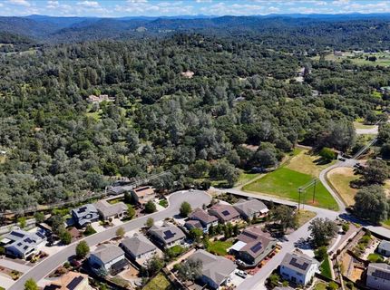 21590 Cascade Crossing Rd, Grass Valley, CA 95949 Photo