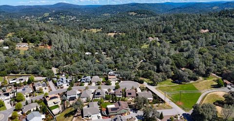 21590 Cascade Crossing Rd, Grass Valley, CA 95949 Photo