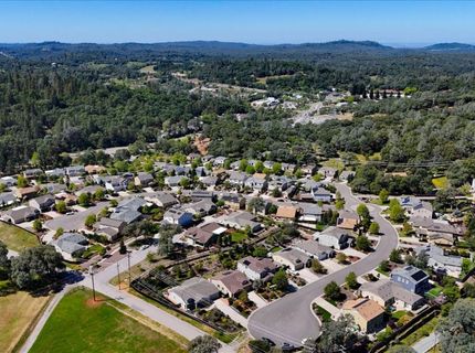 21590 Cascade Crossing Rd, Grass Valley, CA 95949 Photo