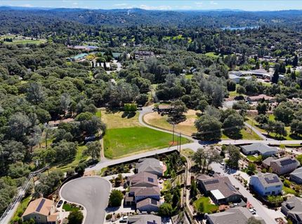 21590 Cascade Crossing Rd, Grass Valley, CA 95949 Photo
