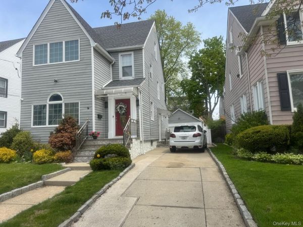 29 Carstairs Road , Valley Stream, NY 11581