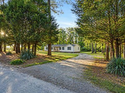 527 Popa Road, Jamestown, SC 29453