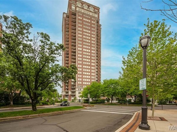 150 Carondelet Plaza, Unit 1301, Clayton, MO 63105