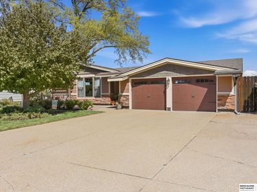 9906 Evans Street , Omaha, NE 68134