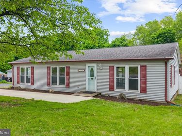 1235 E MAIN STREET, DOUGLASSVILLE, PA 19518