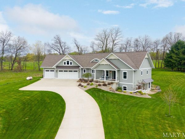 5115 Twin Creek Estates Drive, Rockford, MI 49341