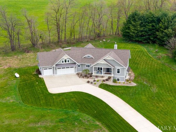 5115 Twin Creek Estates Drive, Rockford, MI 49341