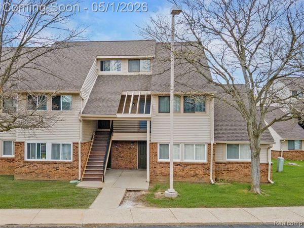 2798 Davison Avenue, Auburn Hills, MI 48326