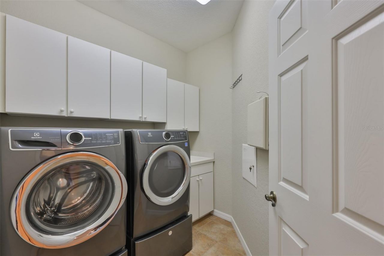 1368 Emerald Dunes Drive, Sun City Center, FL 33573 Photo