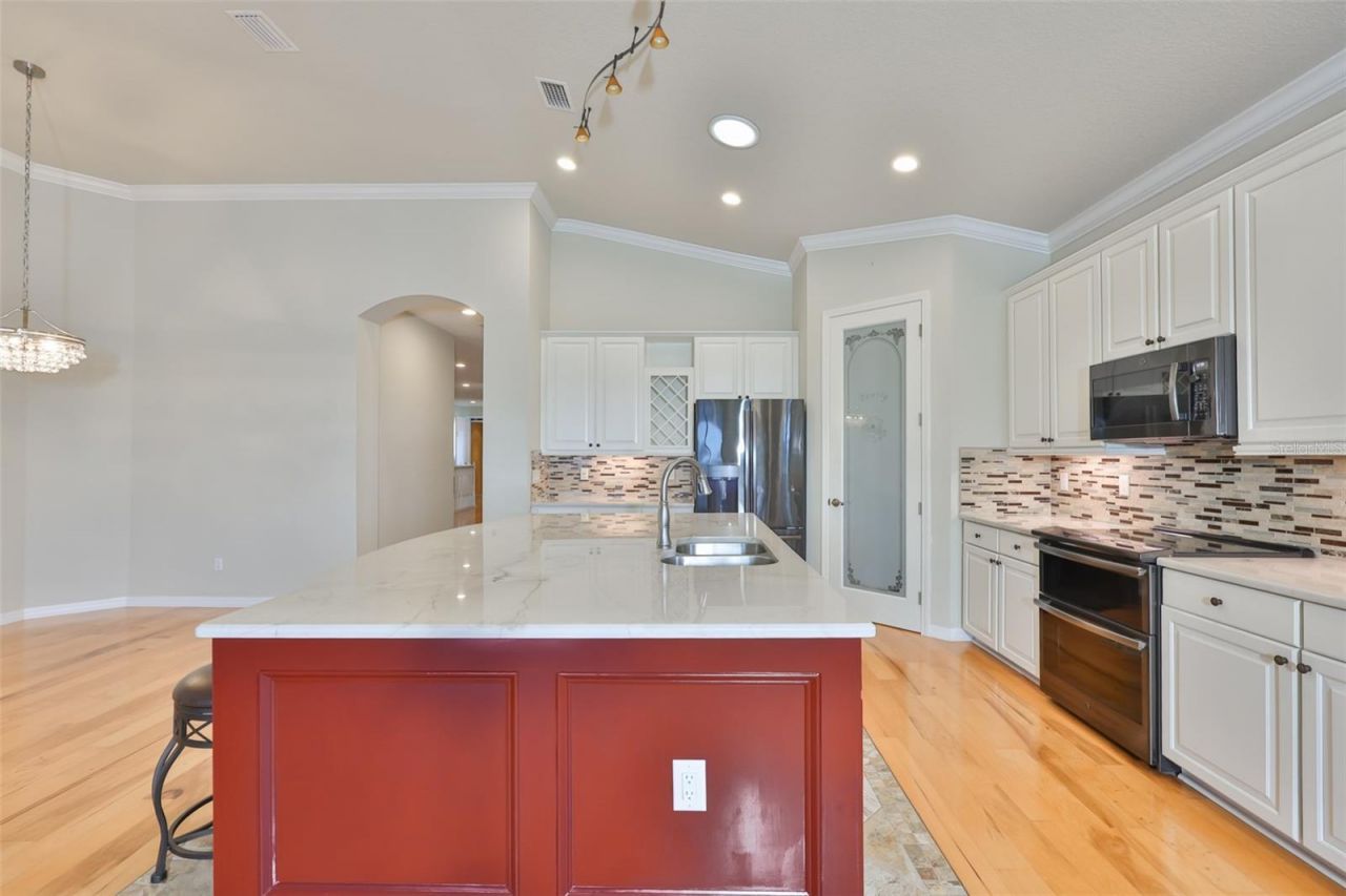 1368 Emerald Dunes Drive, Sun City Center, FL 33573 Photo