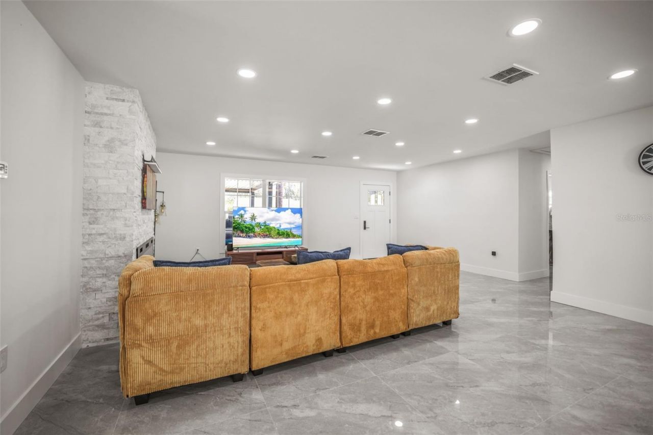 4327 Huntington Street Ne, Saint Petersburg, FL 33703 Photo
