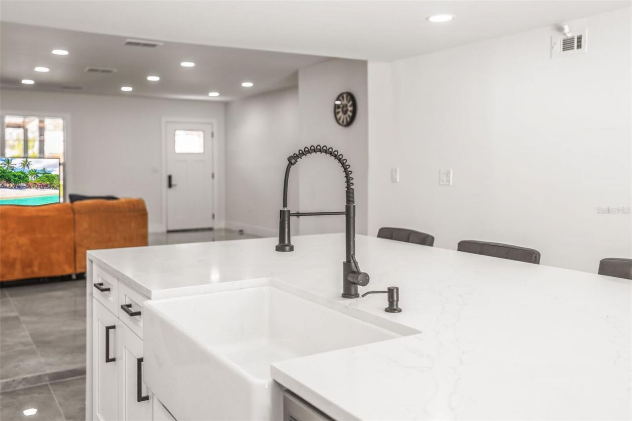 4327 Huntington Street Ne, Saint Petersburg, FL 33703 Photo