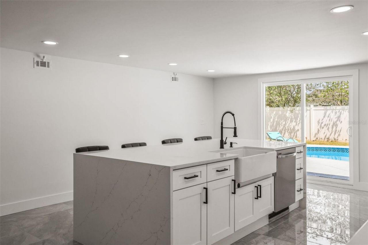 4327 Huntington Street Ne, Saint Petersburg, FL 33703 Photo