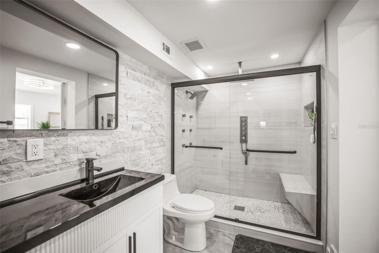 4327 Huntington Street Ne, Saint Petersburg, FL 33703 Photo