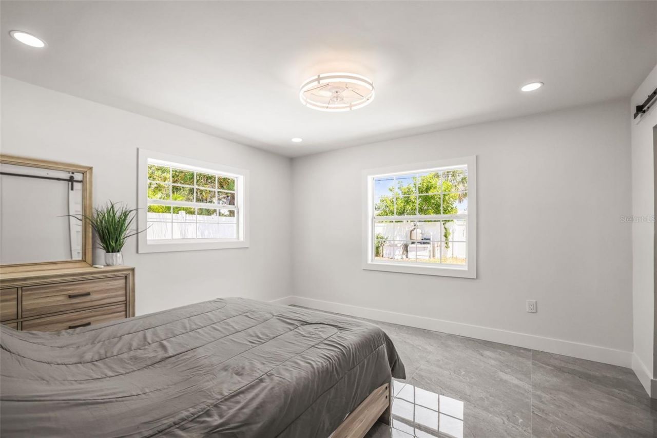 4327 Huntington Street Ne, Saint Petersburg, FL 33703 Photo