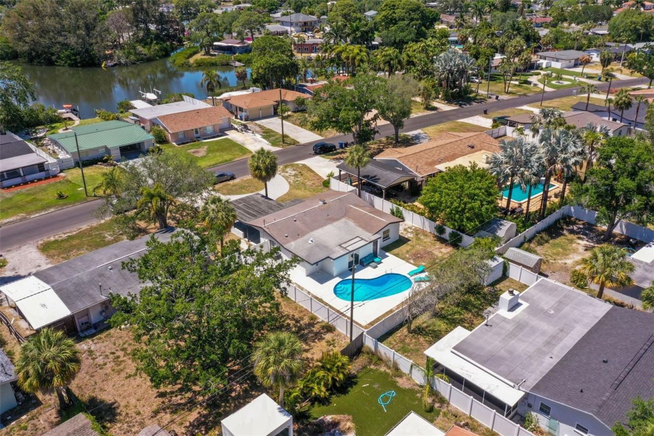 4327 Huntington Street Ne, Saint Petersburg, FL 33703 Photo