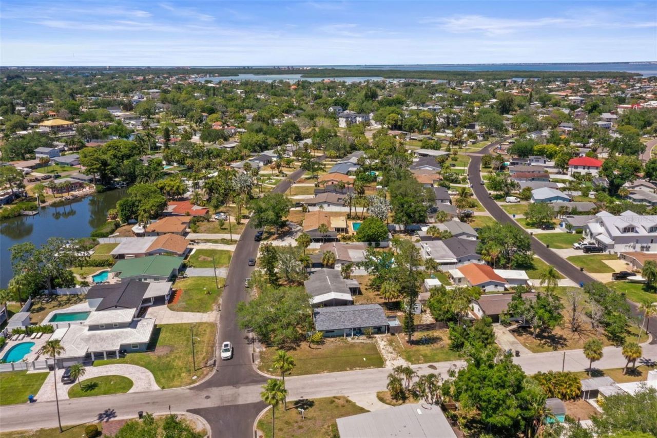 4327 Huntington Street Ne, Saint Petersburg, FL 33703 Photo