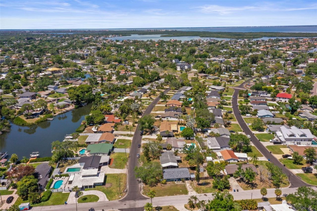 4327 Huntington Street Ne, Saint Petersburg, FL 33703 Photo