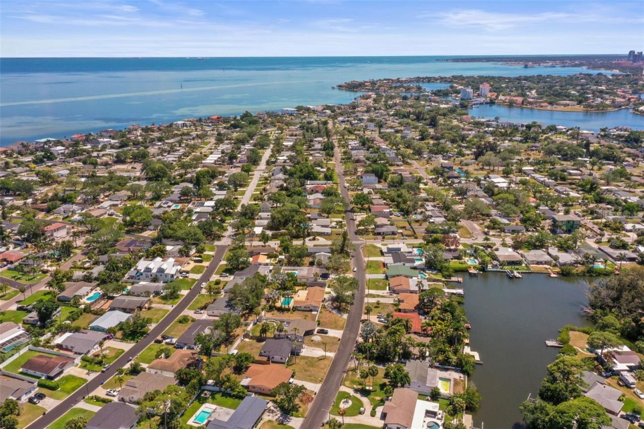 4327 Huntington Street Ne, Saint Petersburg, FL 33703 Photo