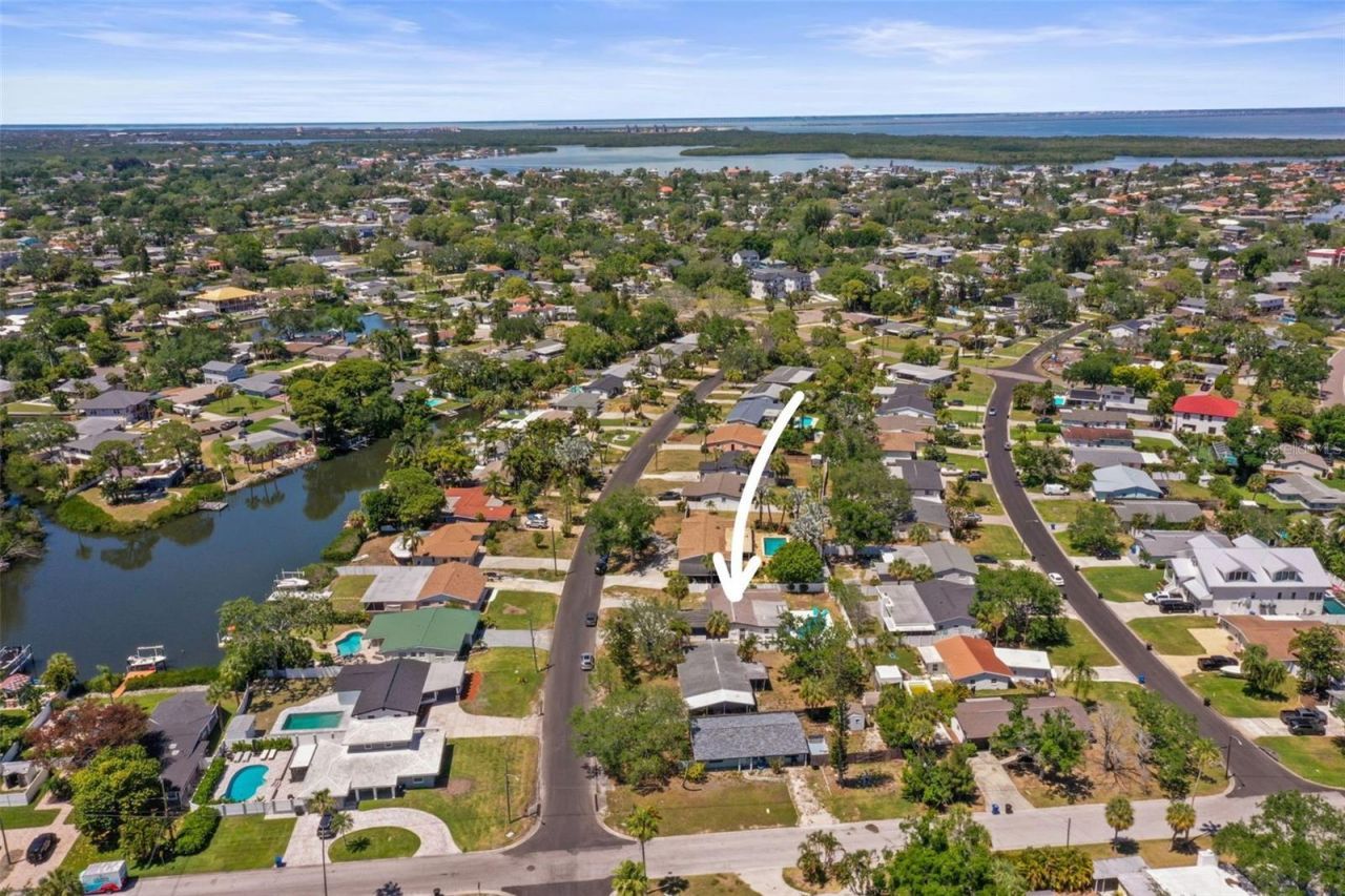 4327 Huntington Street Ne, Saint Petersburg, FL 33703 Photo