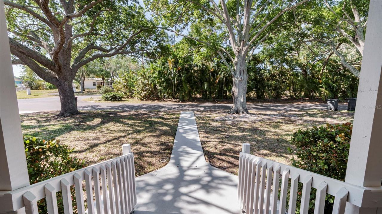 4725 Del Rio Way S, Gulfport, FL 33711 Photo
