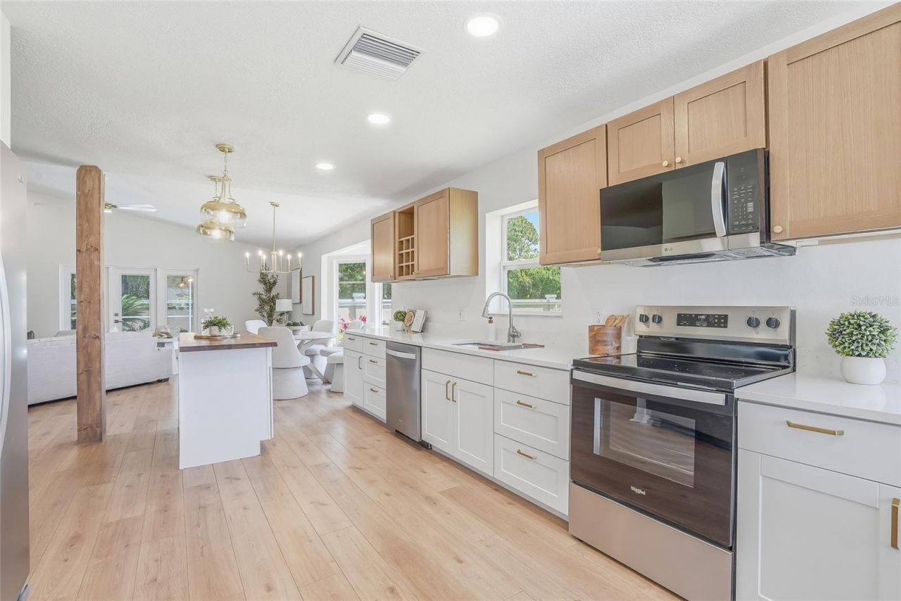 6119 55th Avenue Circle E, Bradenton, FL 34203 Photo