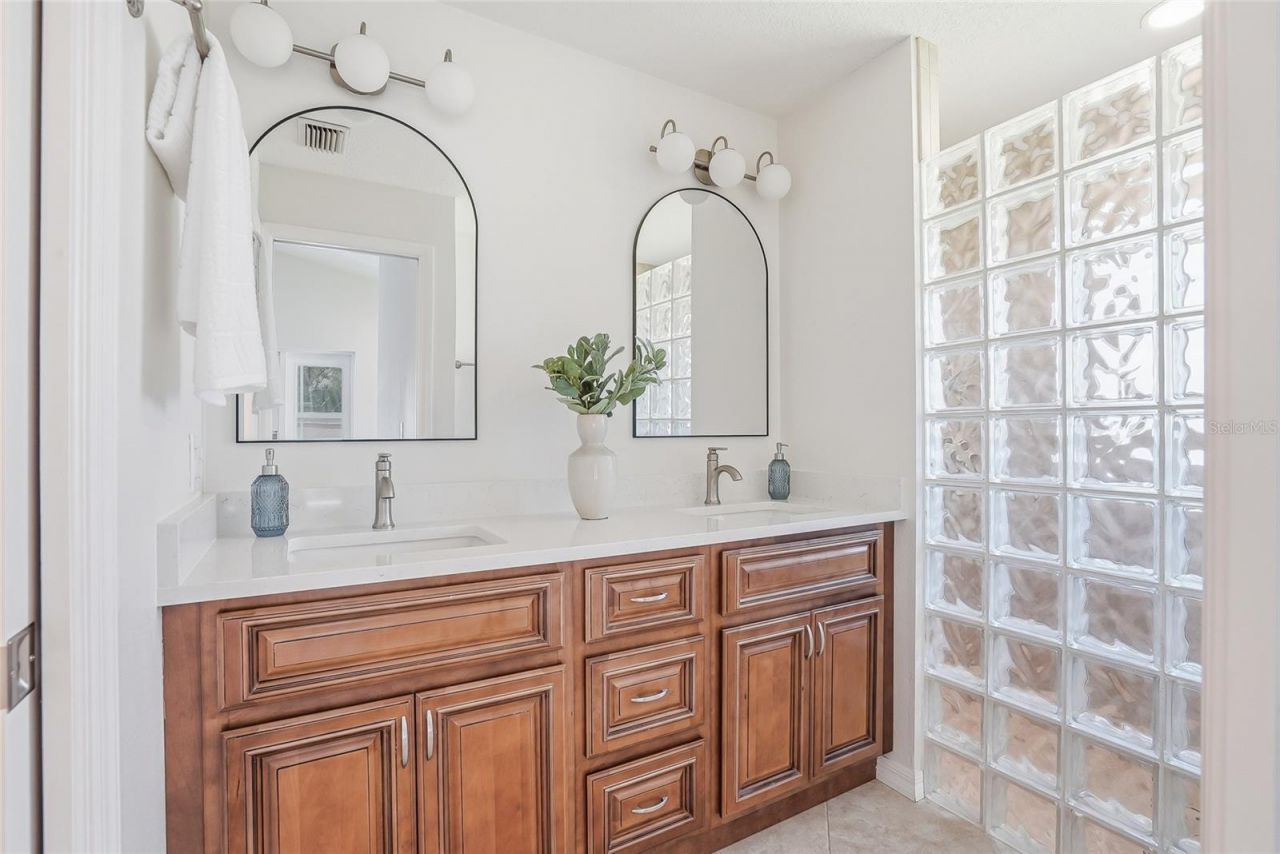 6119 55th Avenue Circle E, Bradenton, FL 34203 Photo