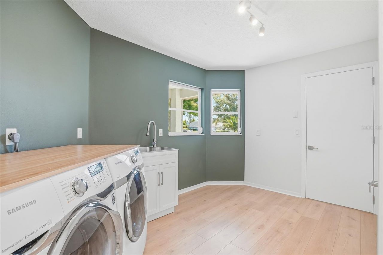 6119 55th Avenue Circle E, Bradenton, FL 34203 Photo