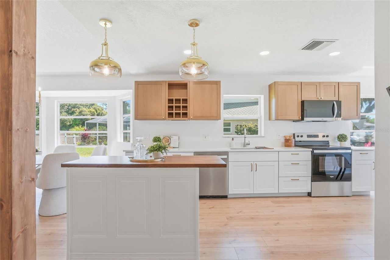 6119 55th Avenue Circle E, Bradenton, FL 34203 Photo