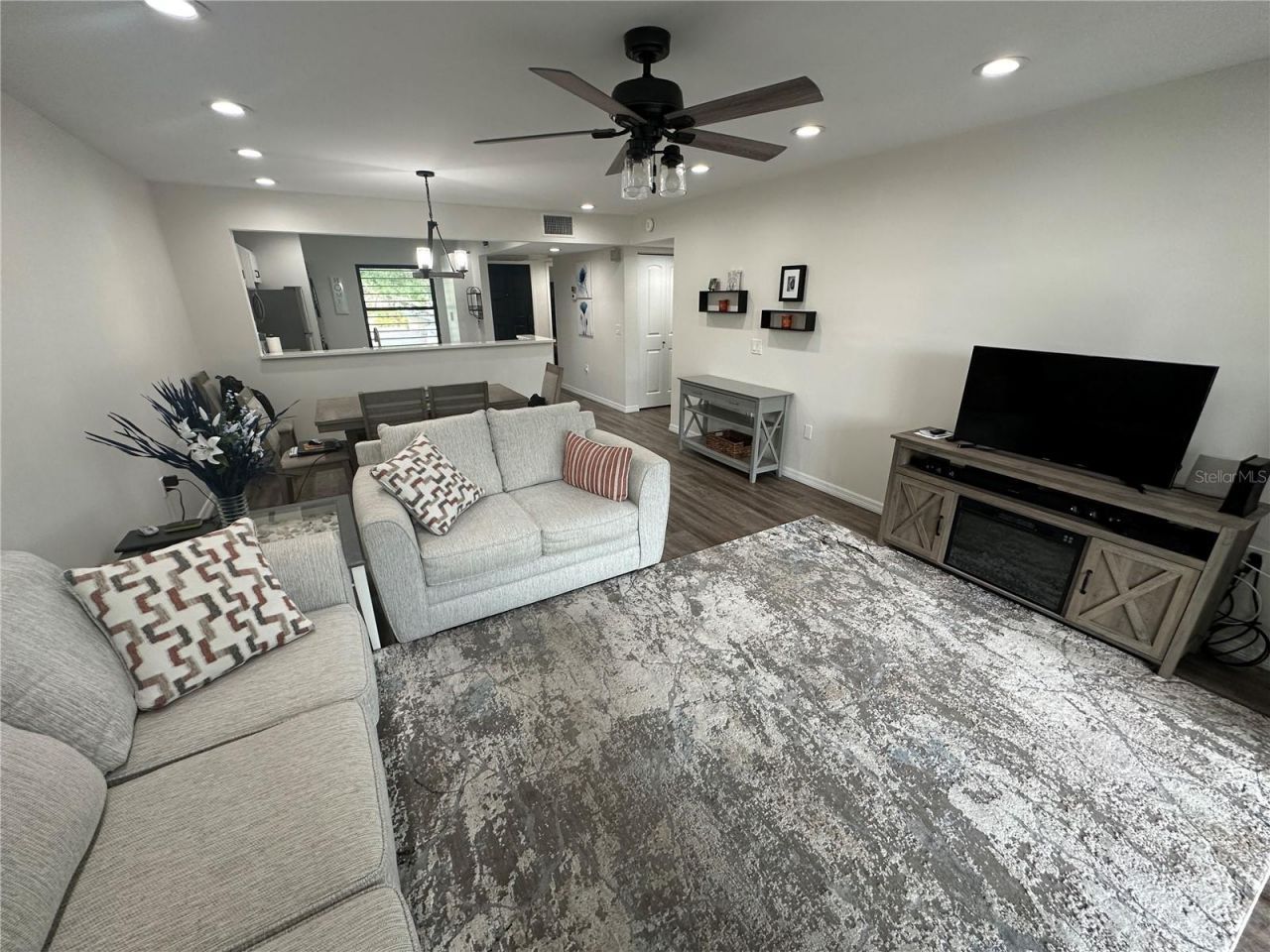 619 Spring Lakes Boulevard , Bradenton, FL 34210 Photo
