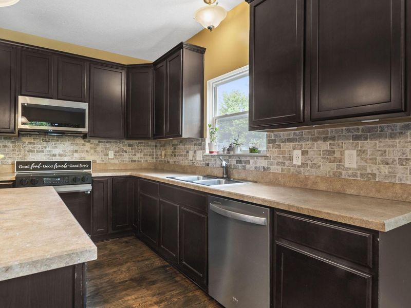 679 Greenwood Loop, Newark, OH 43055 Photo 2