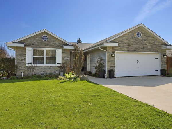 9200 S 44th St, Franklin, WI 53132